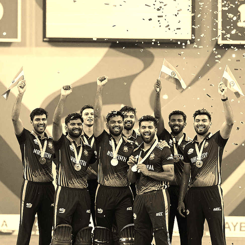 অকশনের প্যাডেল নামার আগেই যে সংখ্যাটা কেউ পড়ে না অকশনের প্যাডেল নামার আগেই যে সংখ্যাটা কেউ পড়ে না