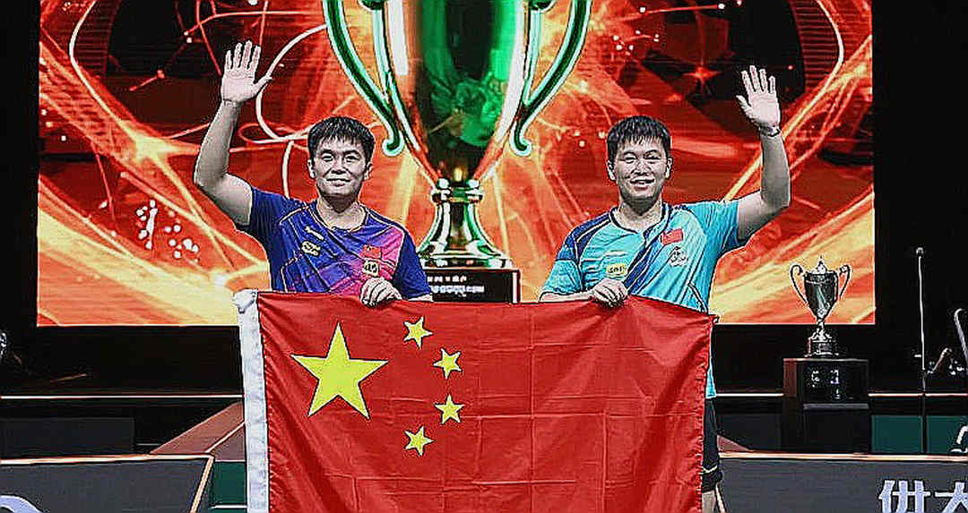 শূন্য ইউরোর দেয়াল: ক্রিস স্মলিং, পোর্তোর নীরব গভীরতা এবং একটি সংক্ষিপ্ত চুক্তির বড় সংকেত শূন্য ইউরোর দেয়াল: ক্রিস স্মলিং, পোর্তোর নীরব গভীরতা এবং একটি সংক্ষিপ্ত চুক্তির বড় সংকেত